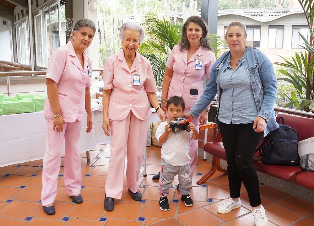 Entrega-regalos-voluntarias-2020